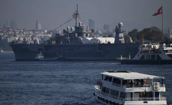俄羅斯海軍在黑海追蹤美國軍艦