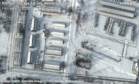 俄羅斯在烏克蘭邊境附近大規模集結軍隊衛星圖像：