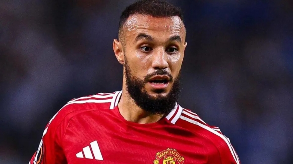 努塞爾·馬茲拉維(NoussairMazraoui)在阿賈克斯效力，之后在拜仁慕尼黑效力了兩年