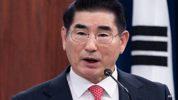 韓國國防部長金容炫辭職